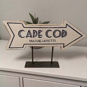 Cape Cod Arrow Sign - White and Navy